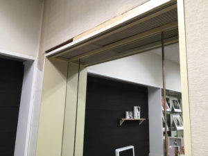 鏡の壁面